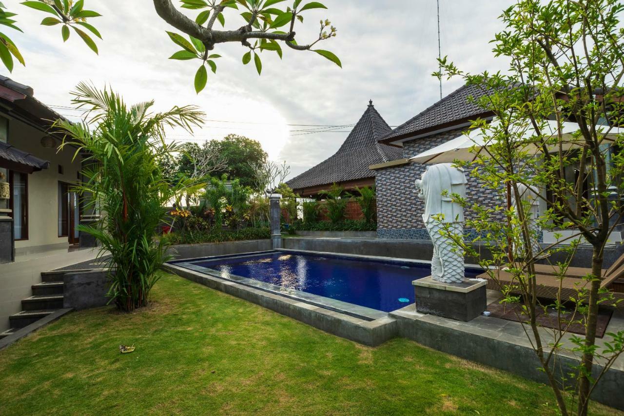 Hotel Lilis Cempaka Mas 2*
