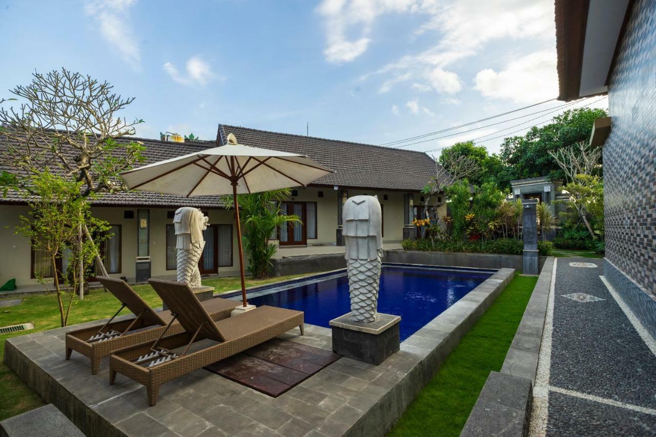 Lilis Cempaka Mas Hotel 2*
