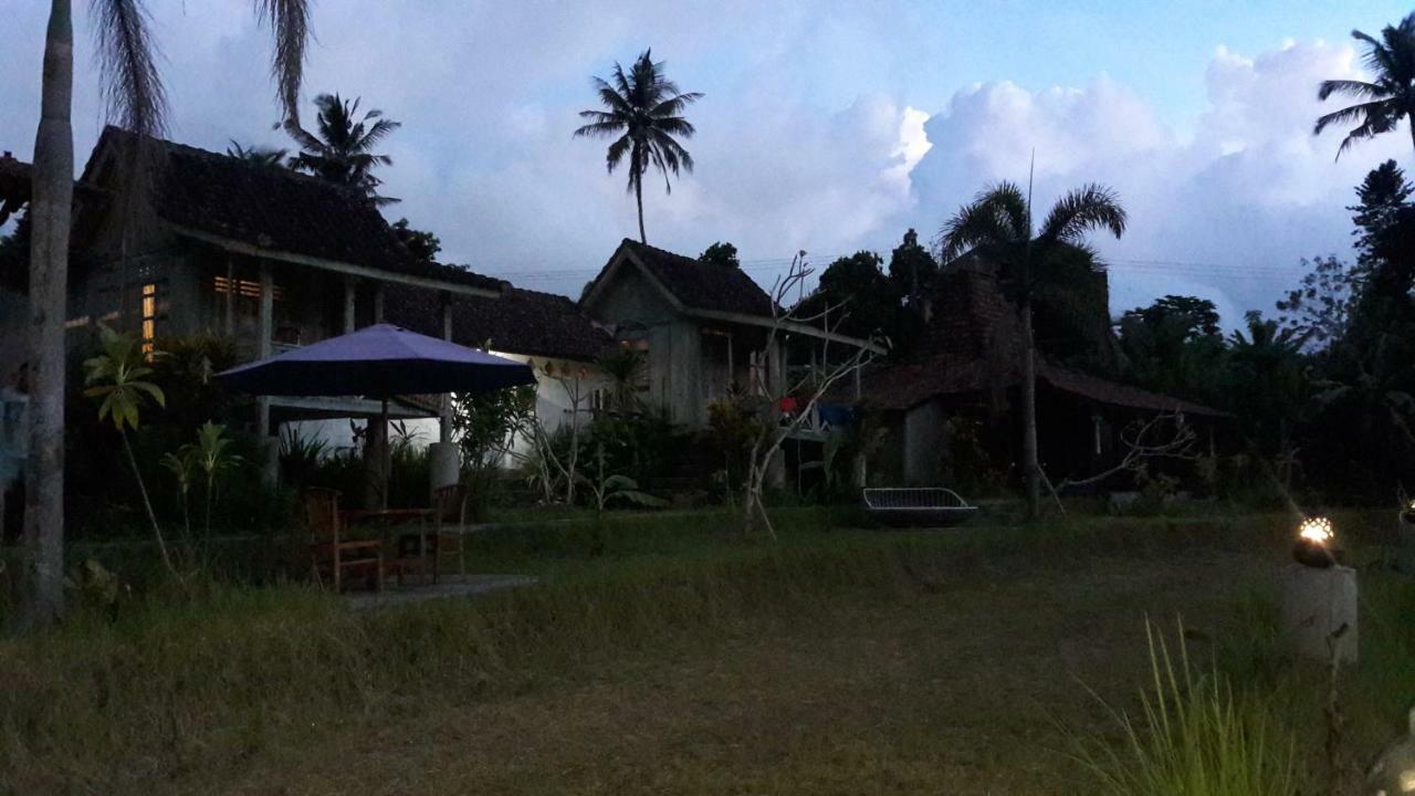 Kubu Taru Guest house 2*