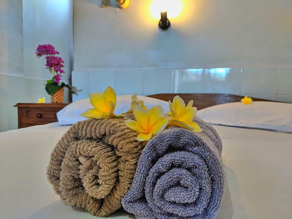 Serangan Ii Inn Padangbai (Bali)