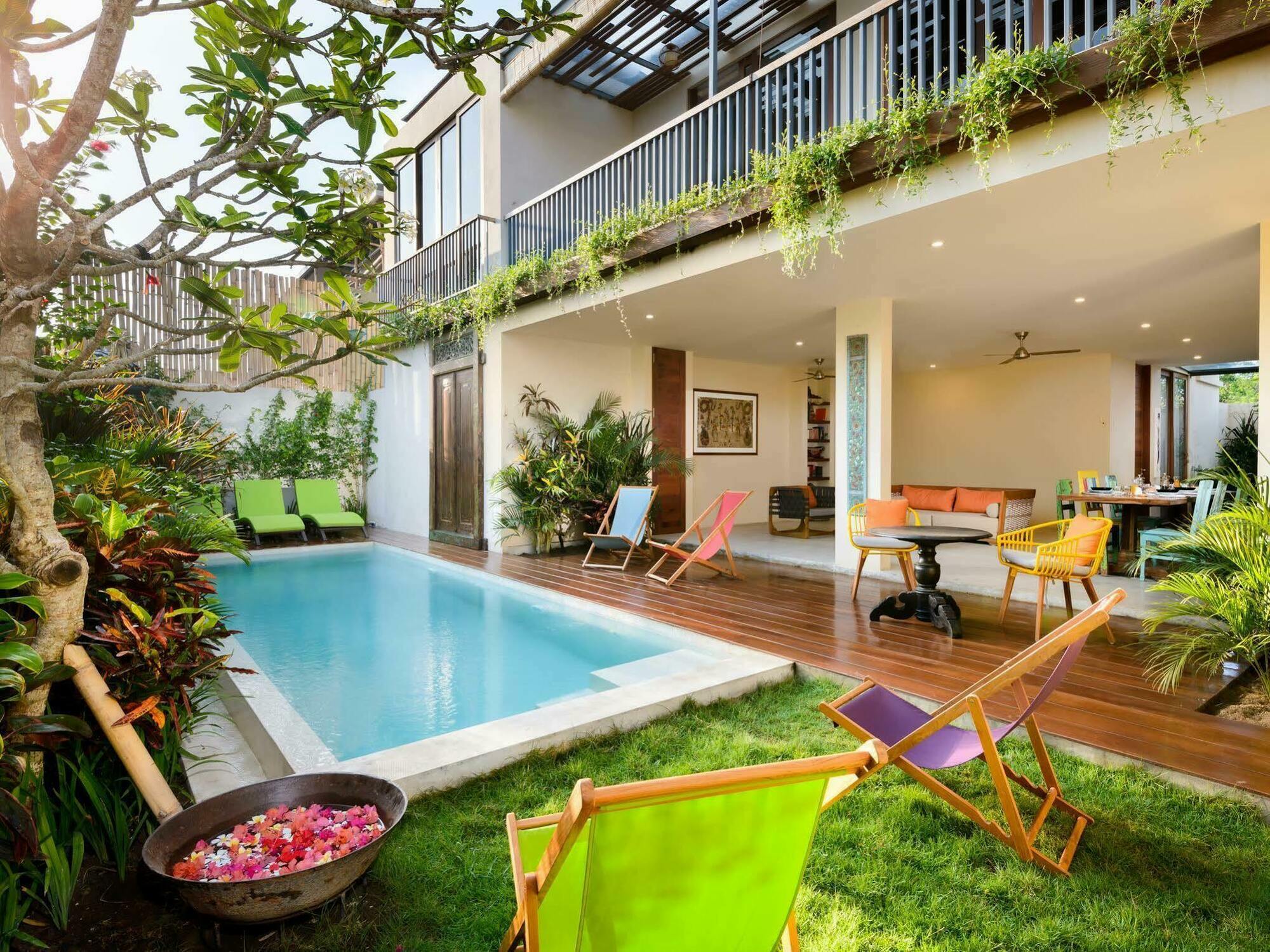 The Bed By The Sea 3*