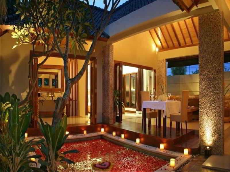 Grand Akhyati & Villa *