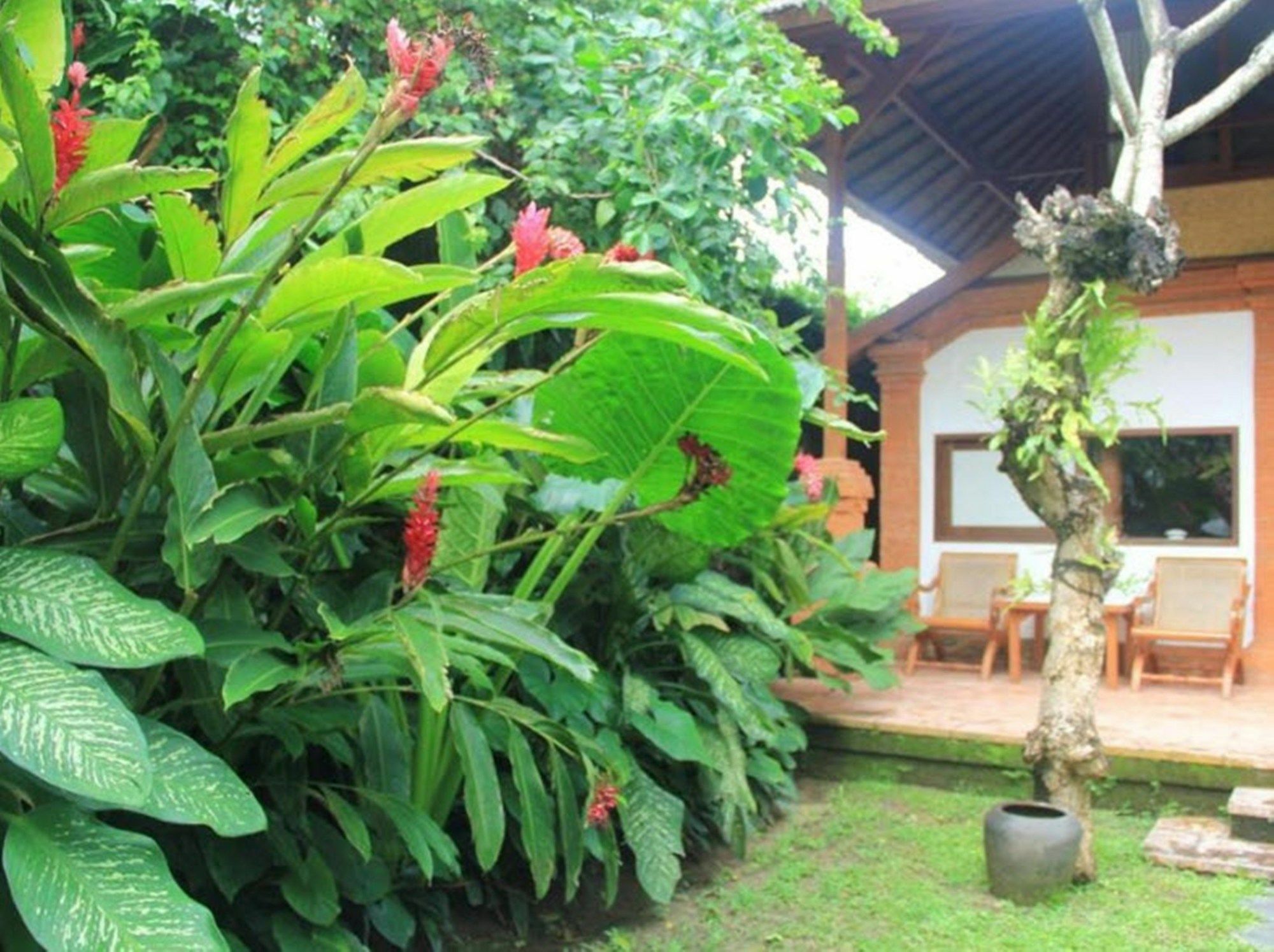 Resort Tandjung Sari 4*