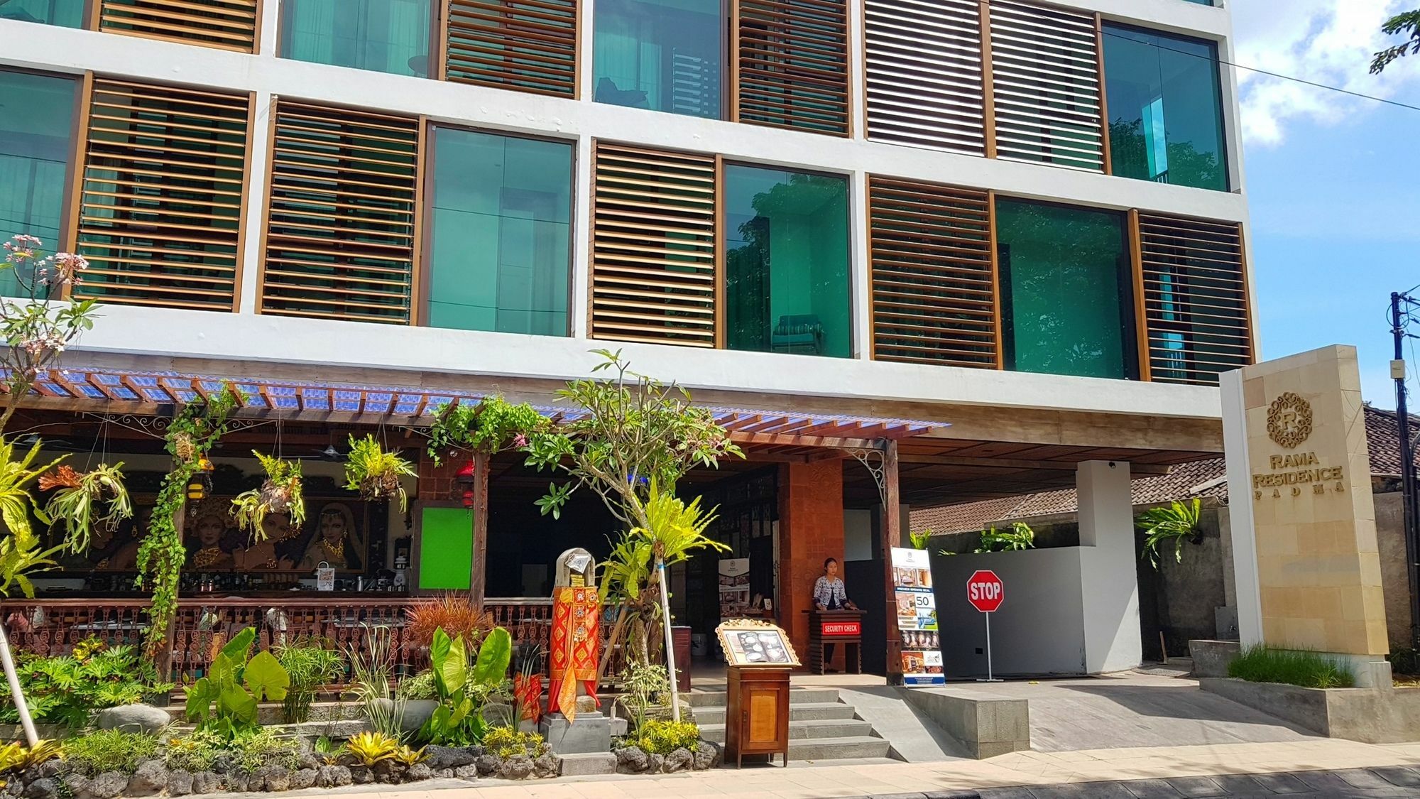 Aparthotel Rama Padma 4*