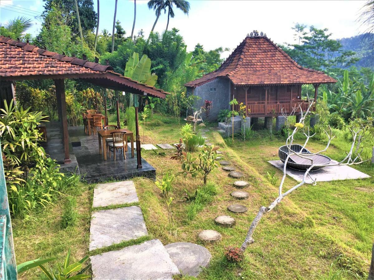 Guest house Kubu Taru 2*