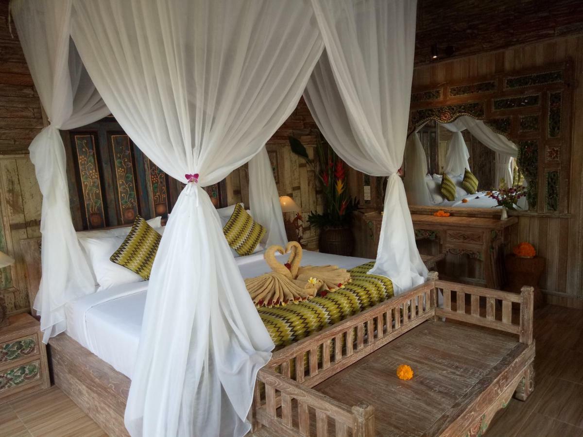 Honeymoon *