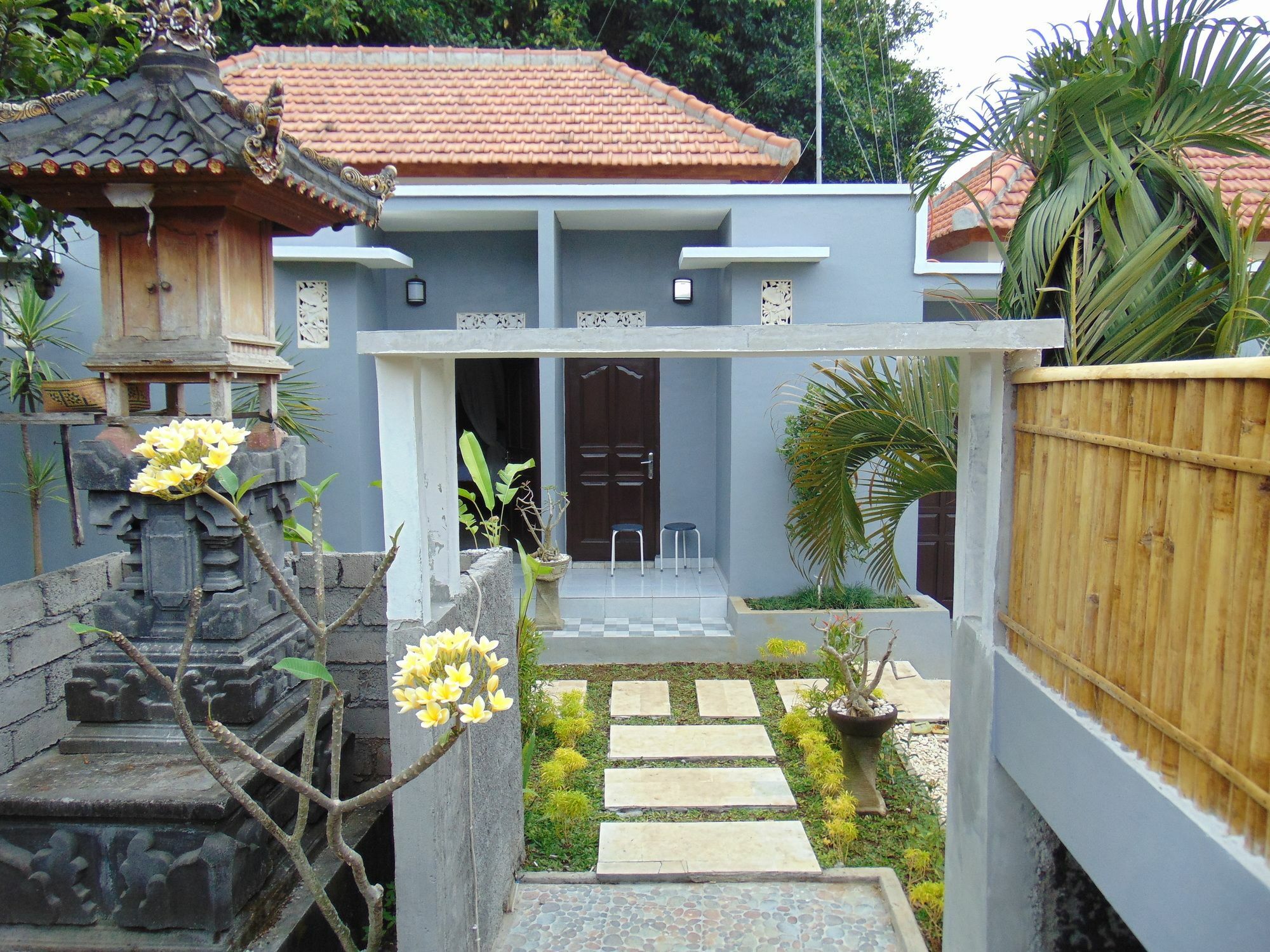 Wisma tamu Batu Kandik 2*