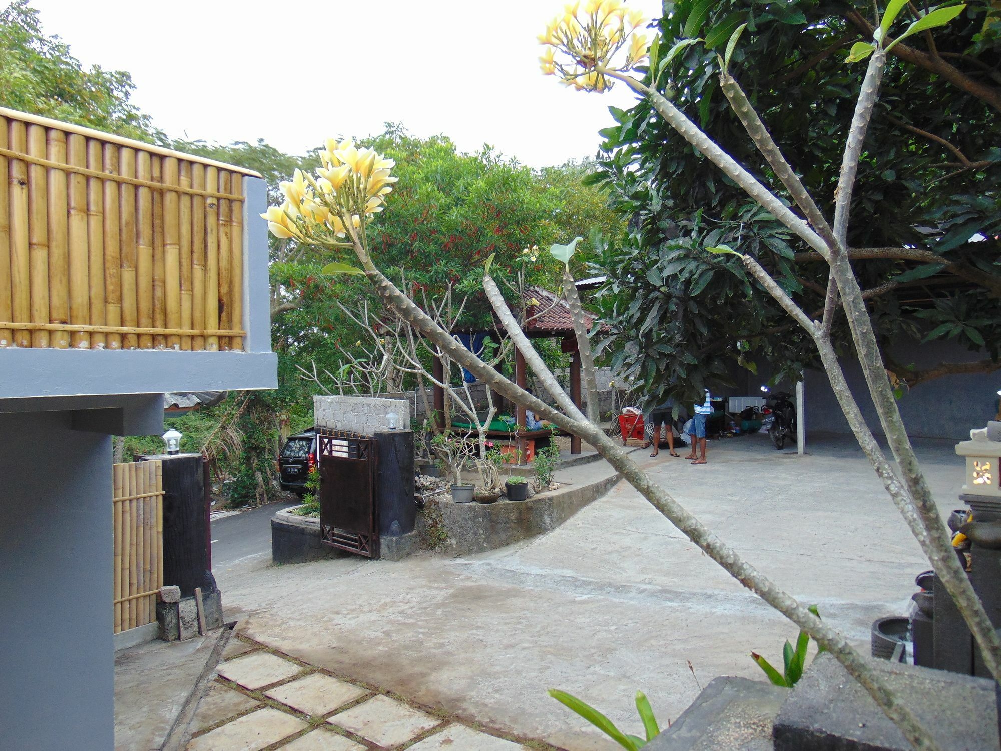 Wisma tamu Batu Kandik 2*