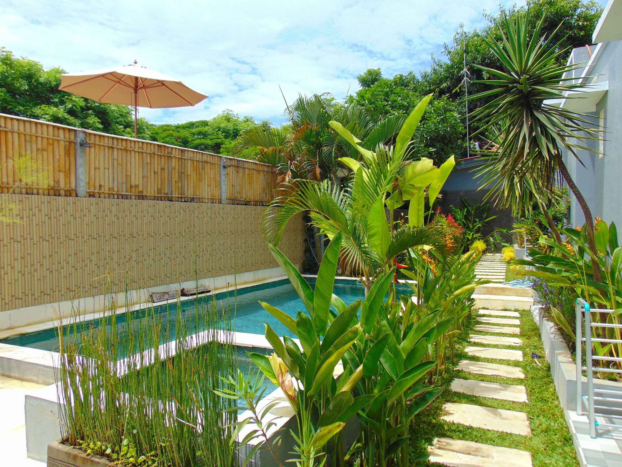 Wisma tamu Batu Kandik Uluwatu (Bali)