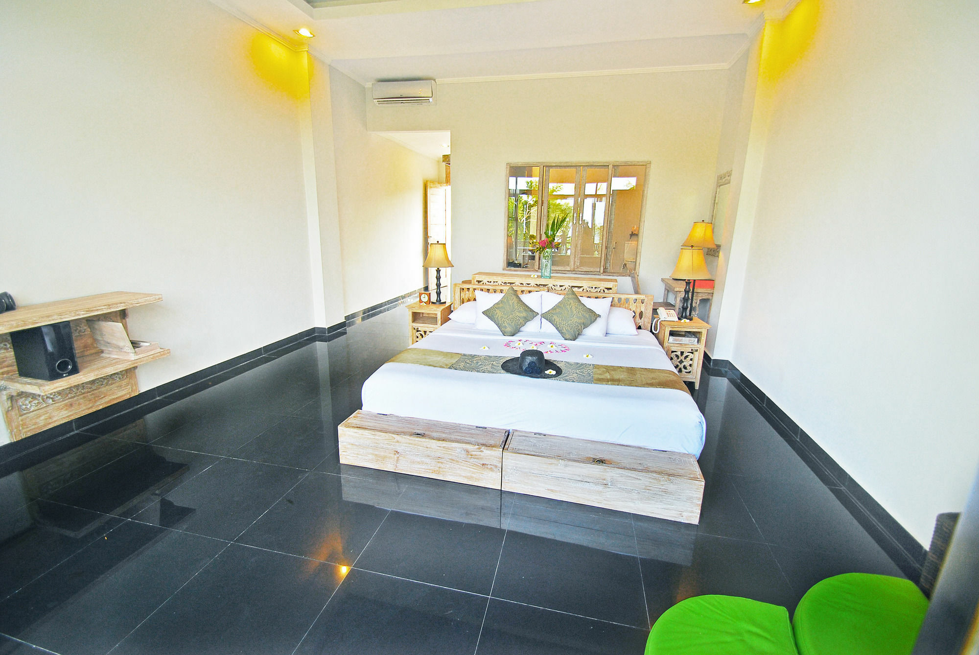 Kajane Tulamben Bali