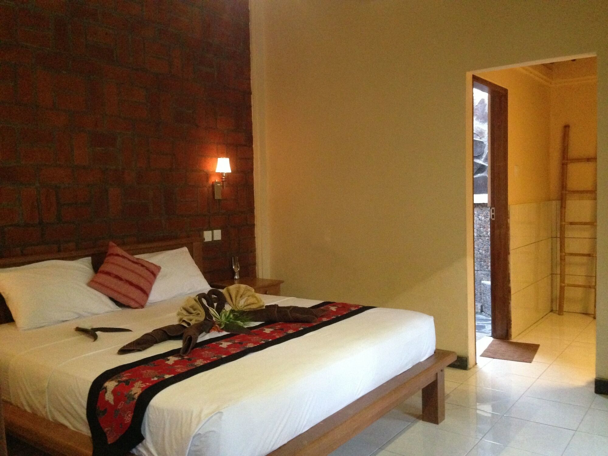 Homestay Biorock & Dive Center