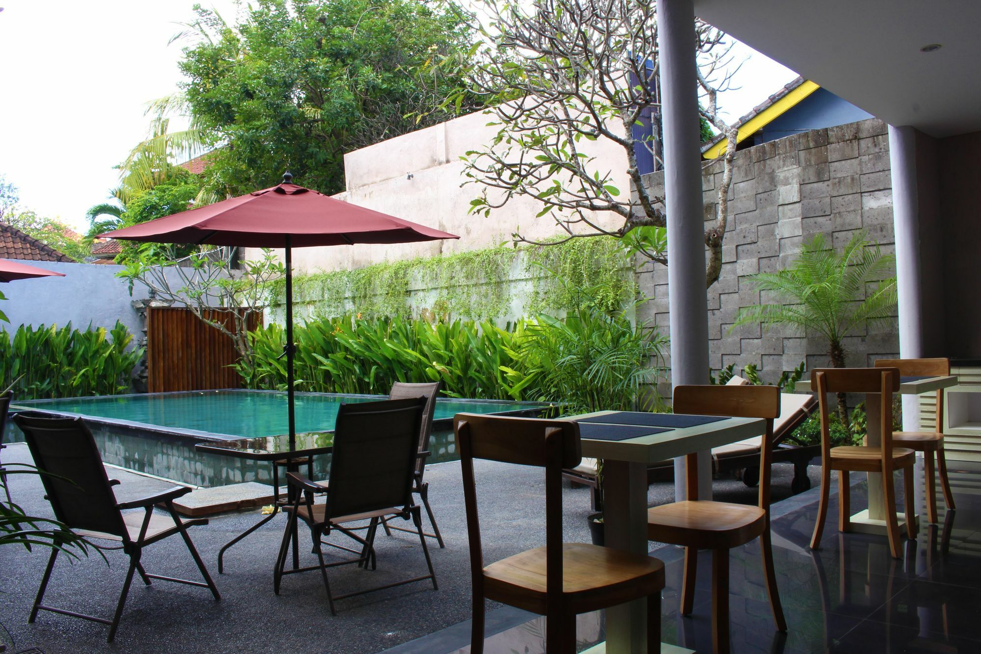 Hotel The Rinaya By Ecommerceloka 3*