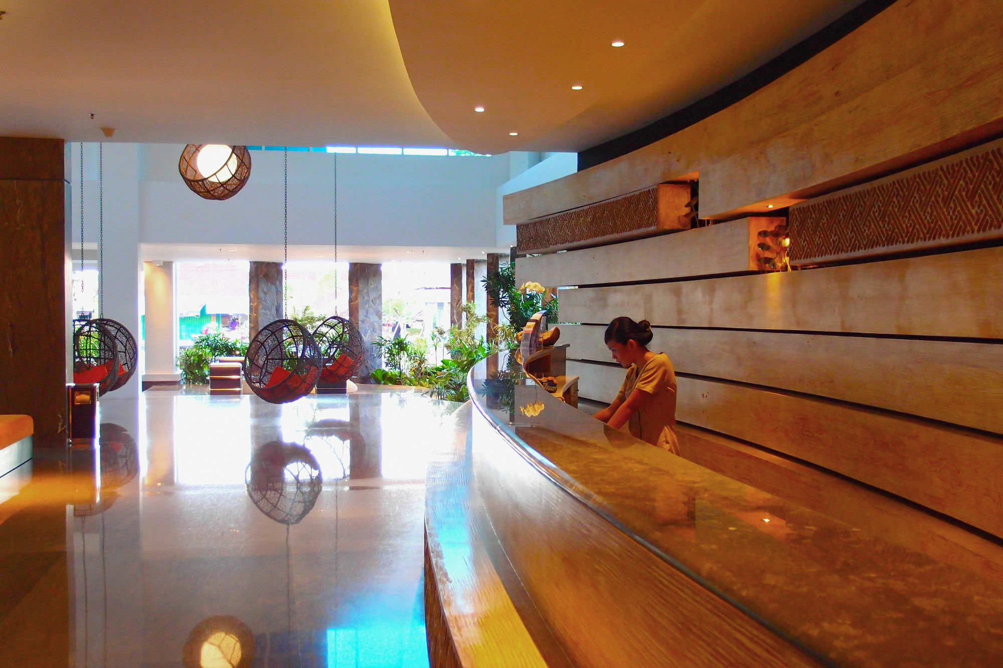B Bali & Hotel Denpasar (Bali)