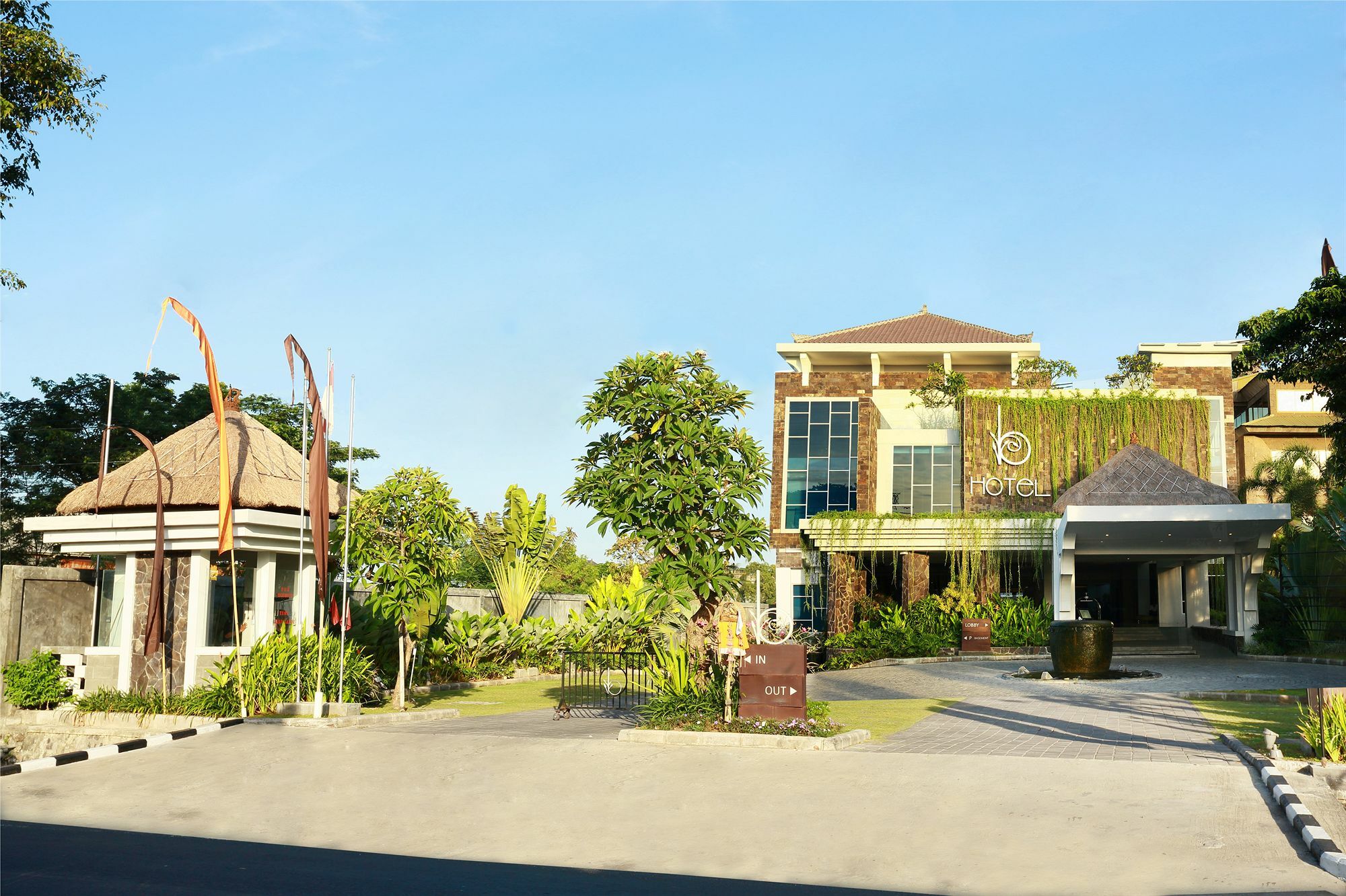 B Bali & Hotel