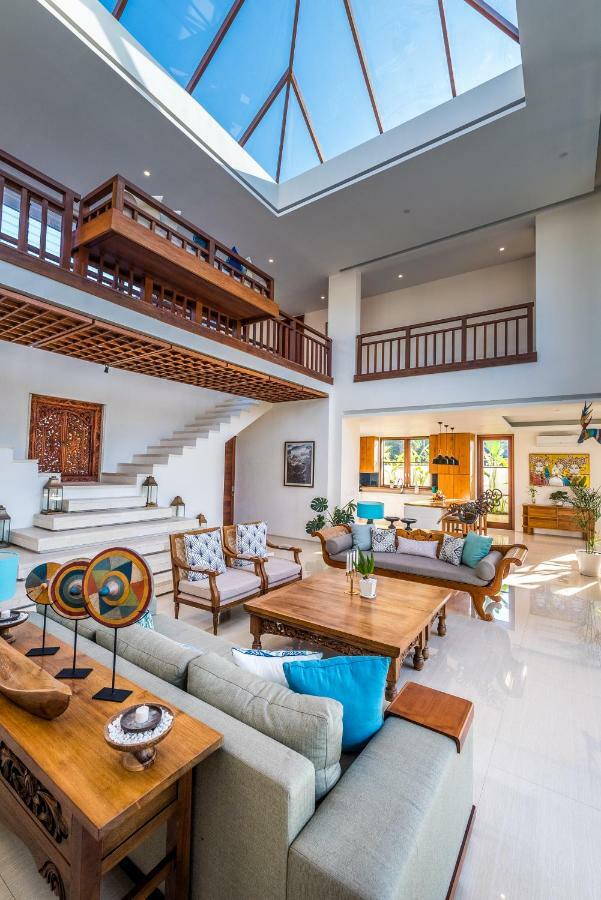 Villa Rusa Biru - Modern With Private Pool And Cook In The Heart Of Berawa