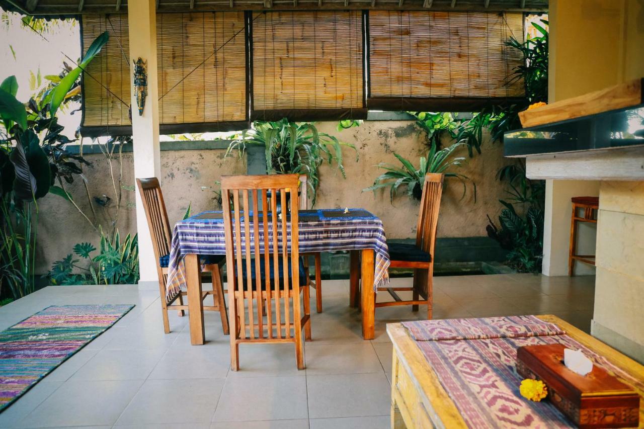 Villa Rumah Karda *