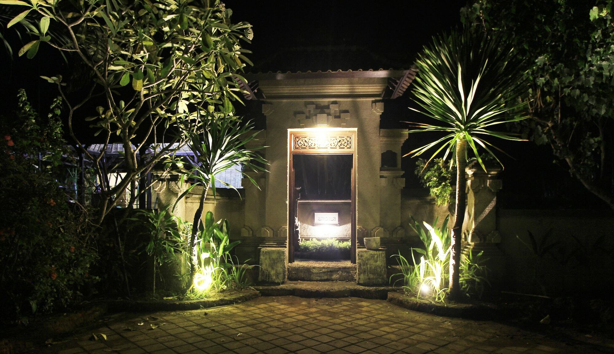 Alamanda Bingin Taman liburan Uluwatu (Bali)