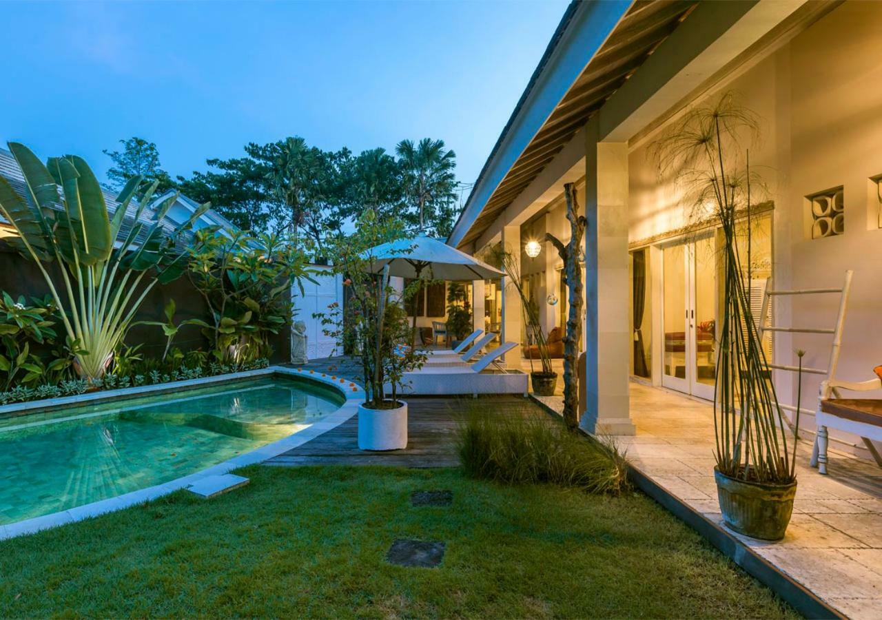 Armani Villa *