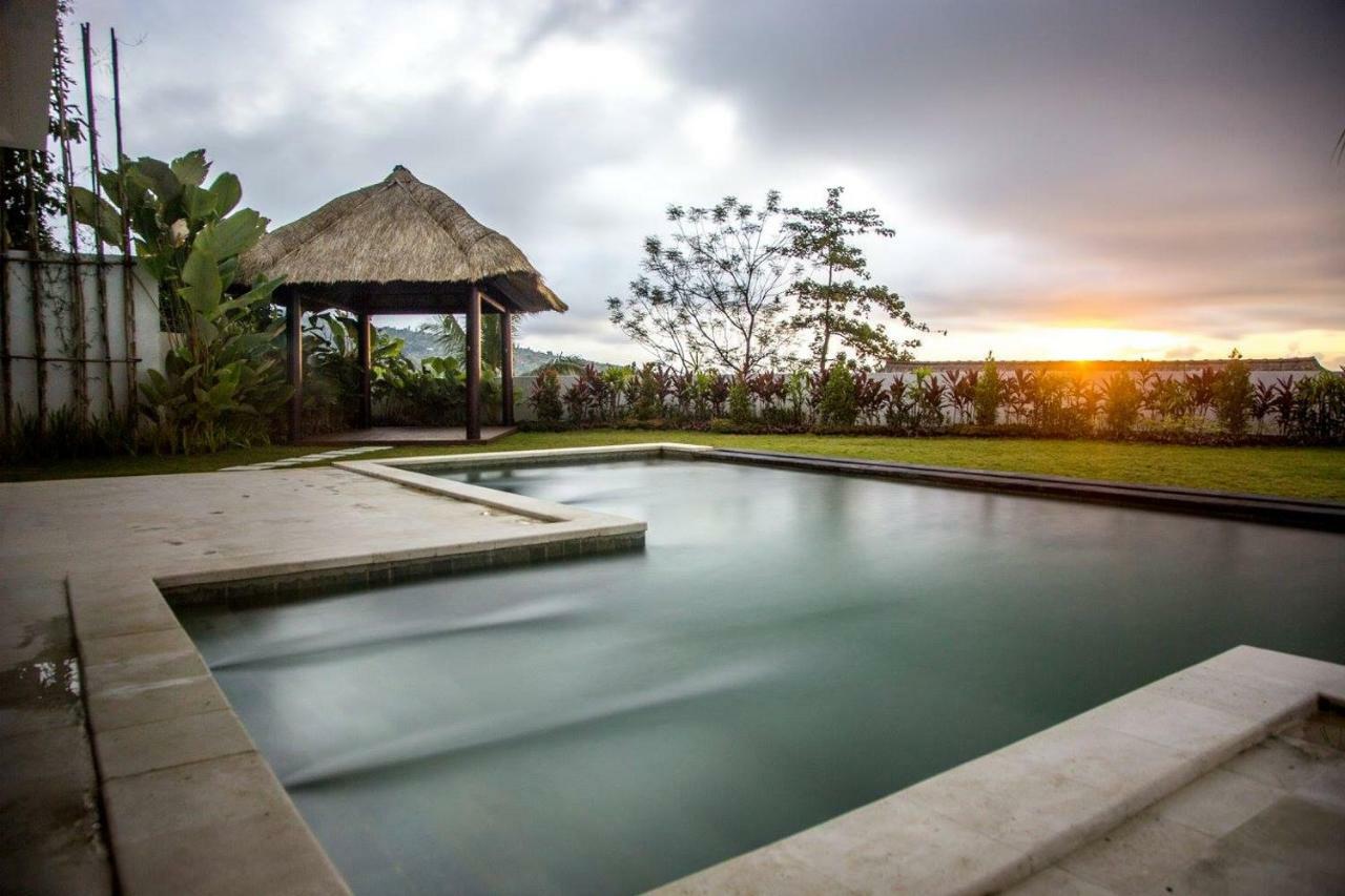 Putih Villa *