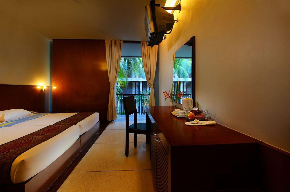 Hotel The Oasis Benoa Bali