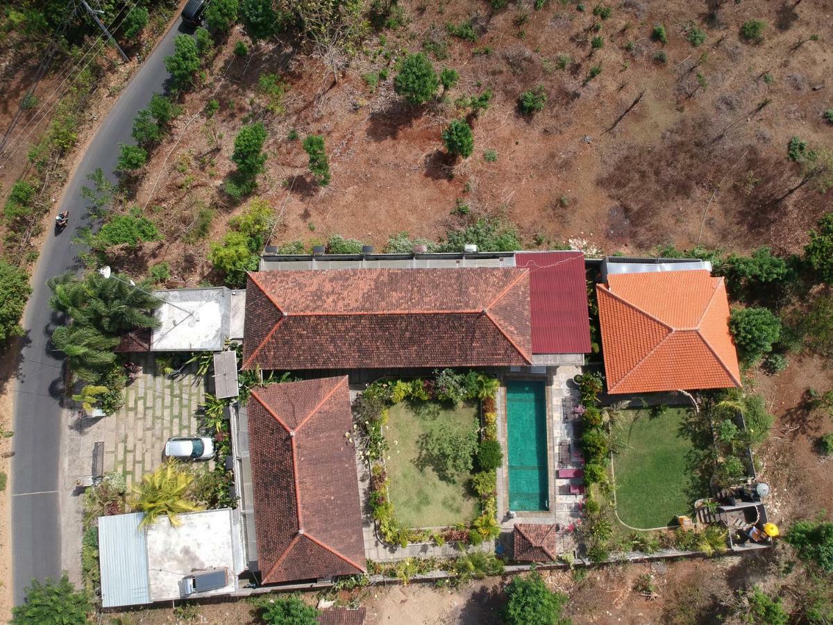 Paranyogan 2* Uluwatu (Bali)