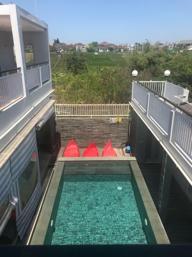 Sunny Hotel *