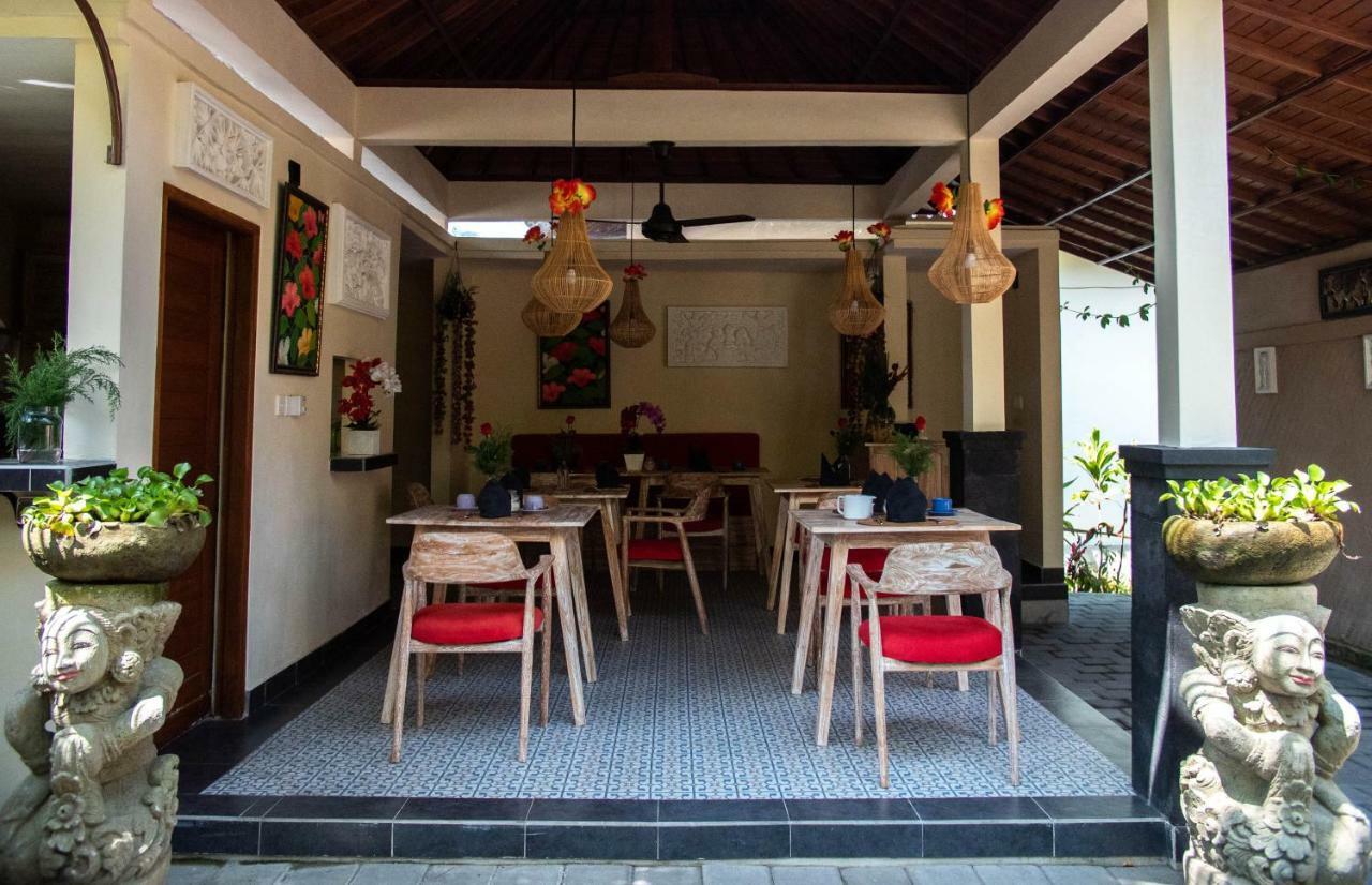 Ratna 4 *