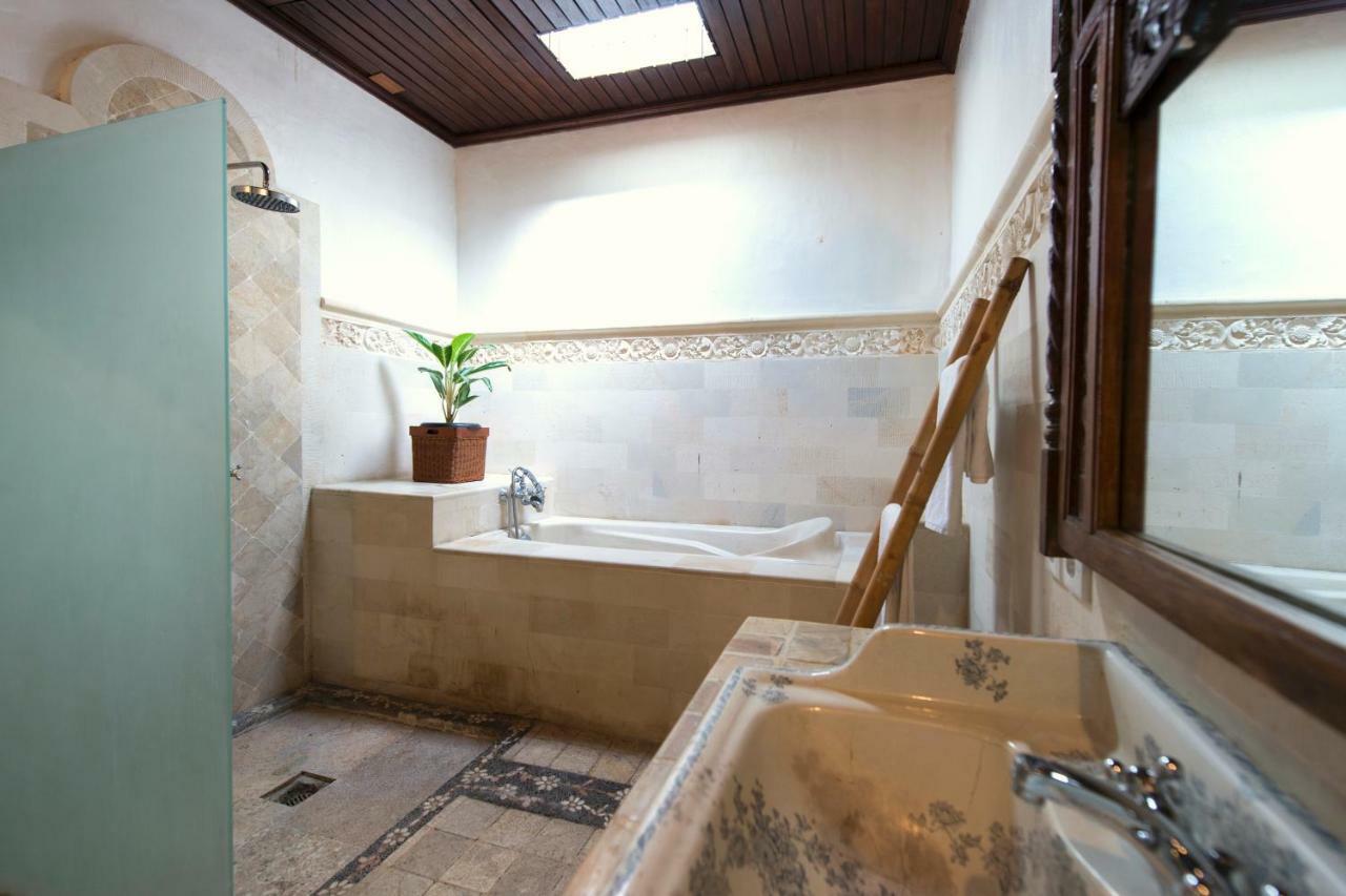 Casa *