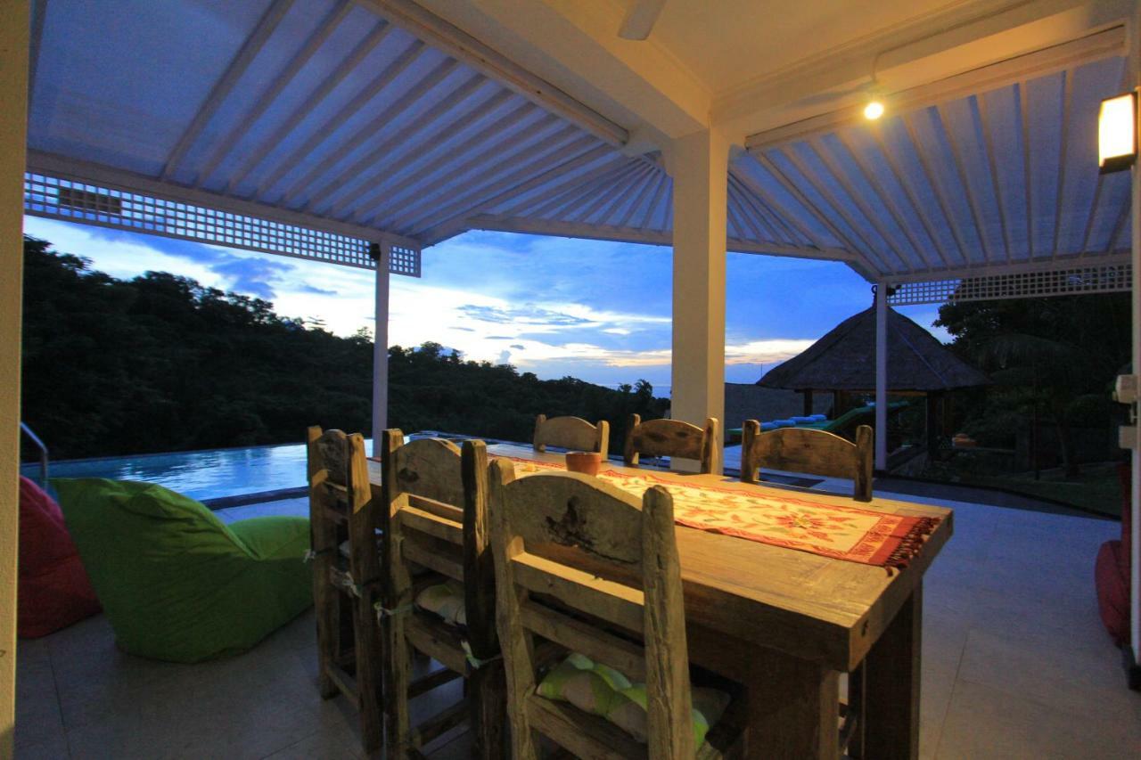 Rinisha Rumah Senja Temukus Villa