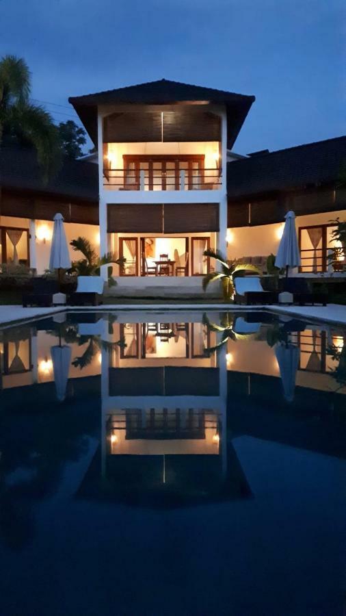 Villa Paradise *