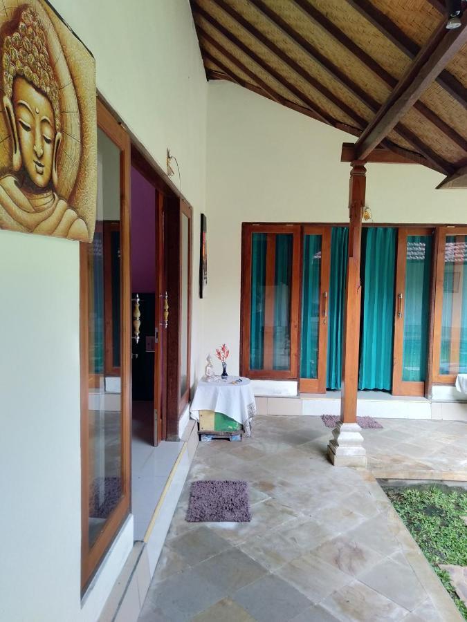 Bed & Breakfast Memes House Backpacker 2*