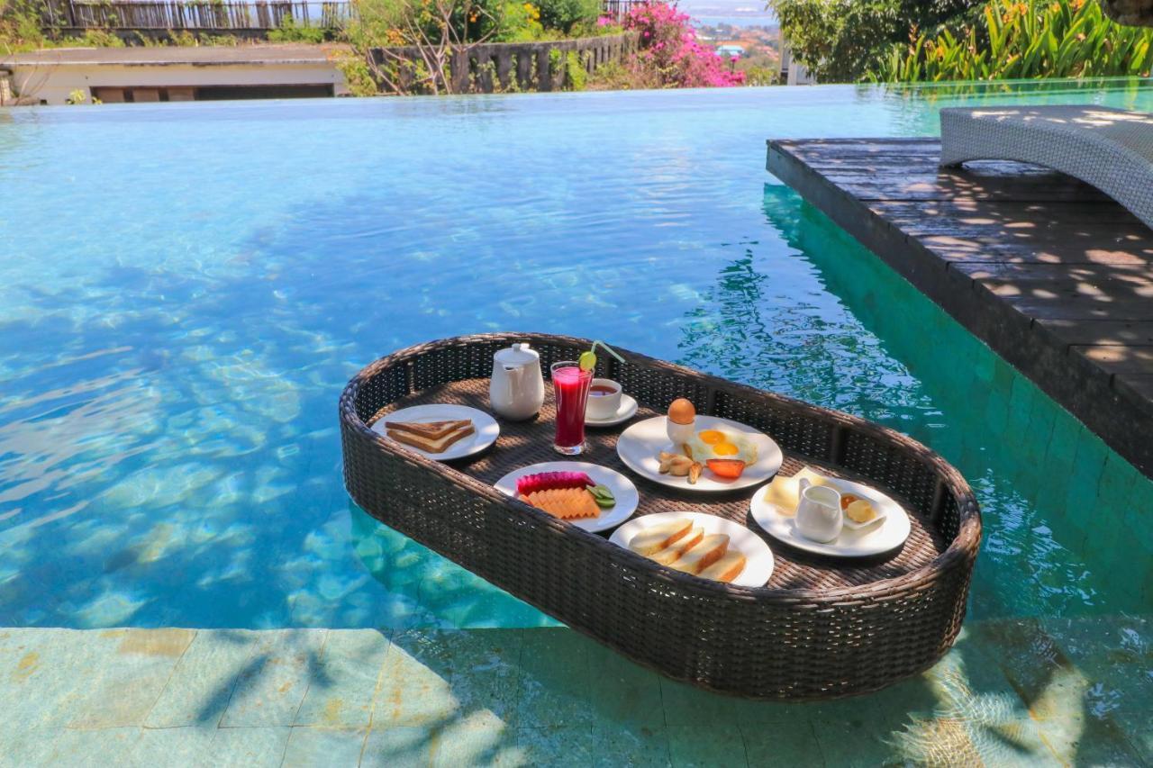 Tigadis * Ungasan (Bali)