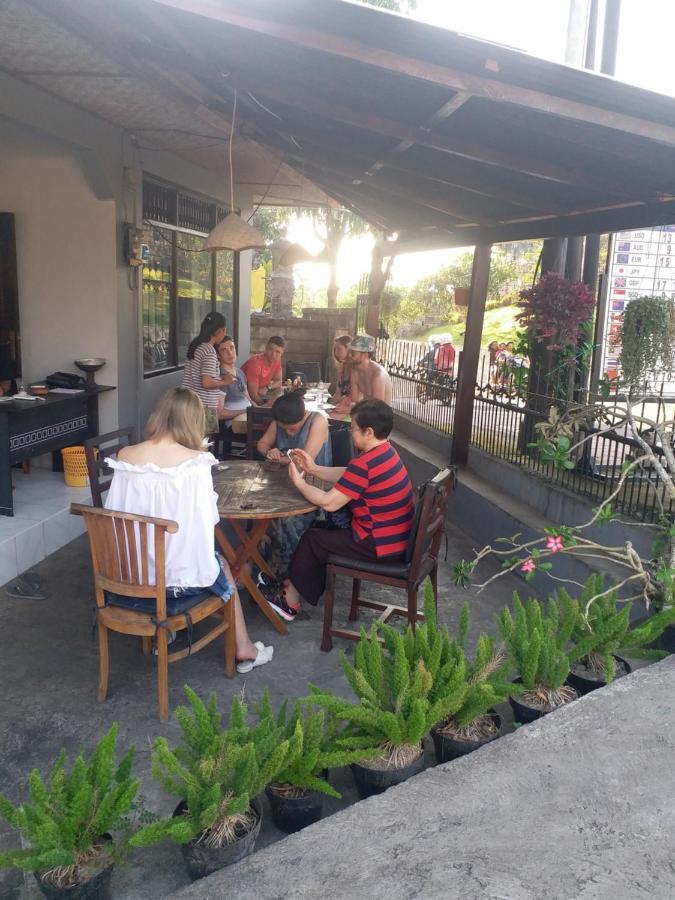 Padang-padang Sari Homestay *