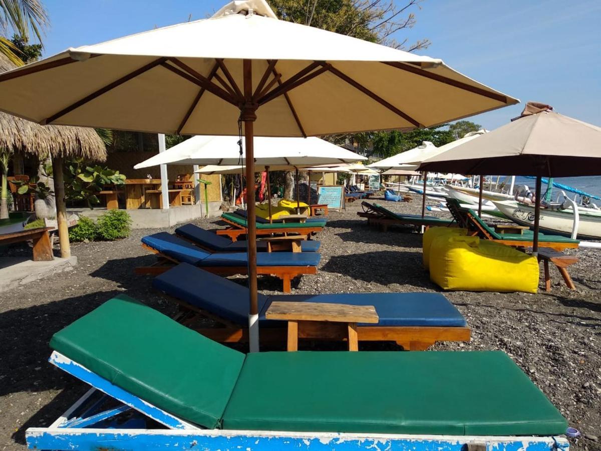 Coconut & Warung Guest house 2*