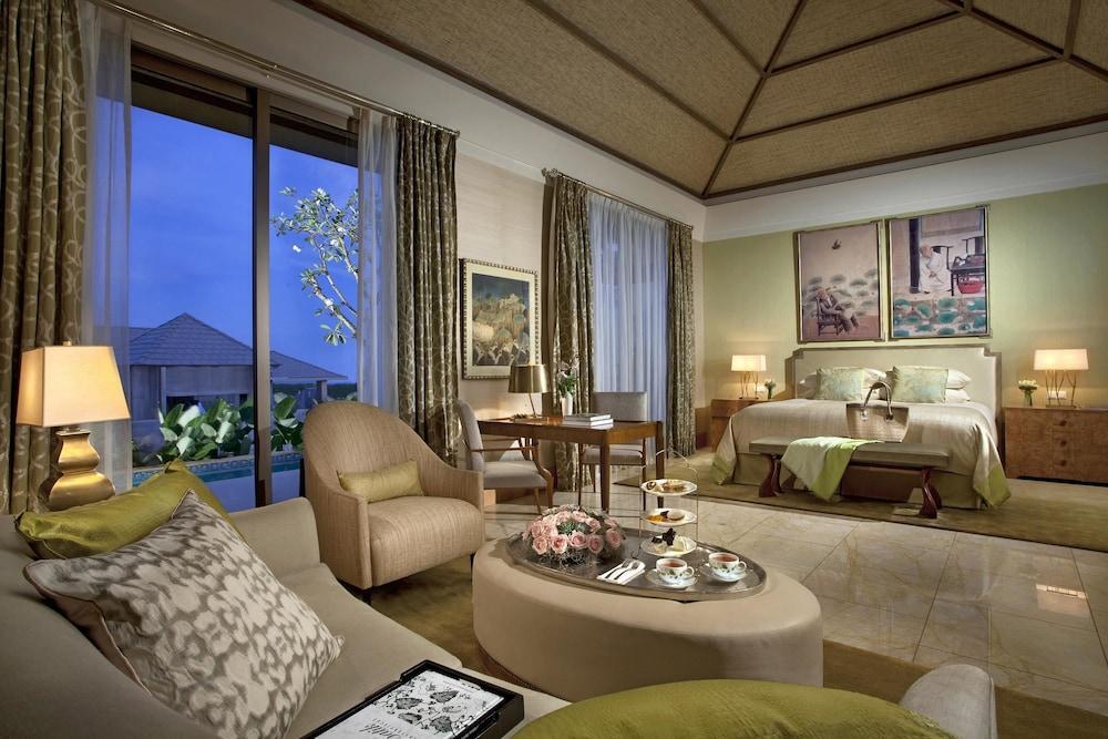Mulia Hotel 2*