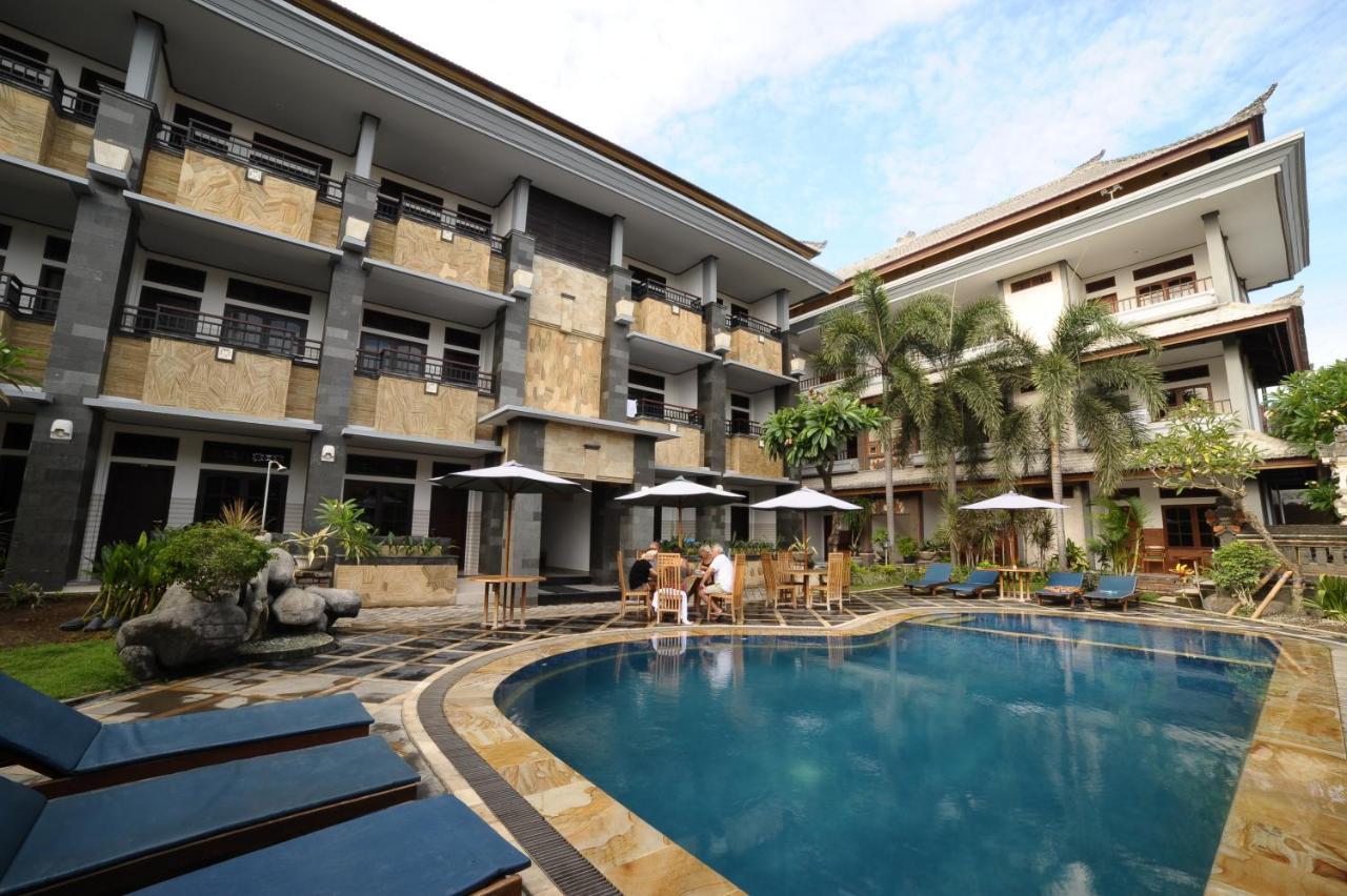 Hotel Sandat Kuta 3*