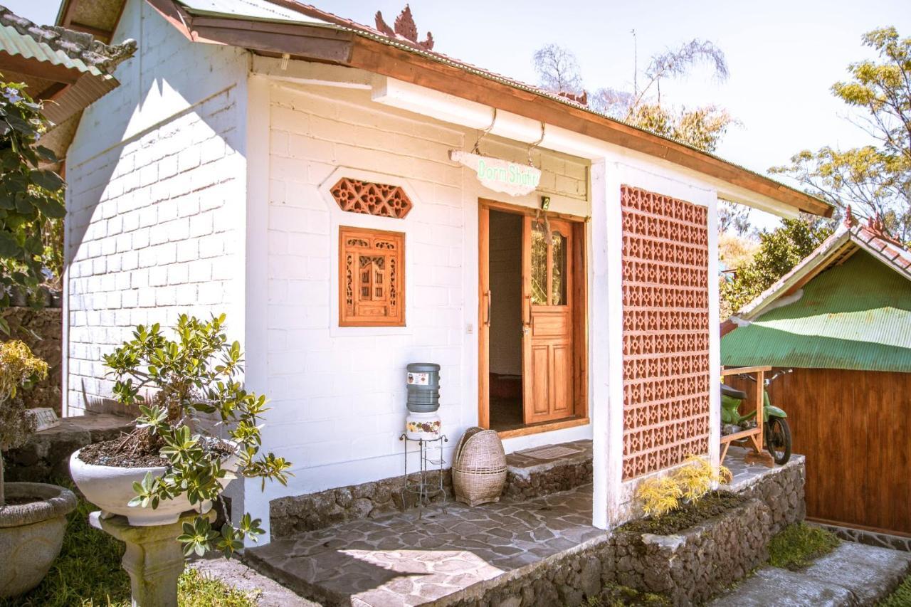 Black Lava And Hostel Kintamani (Bali)