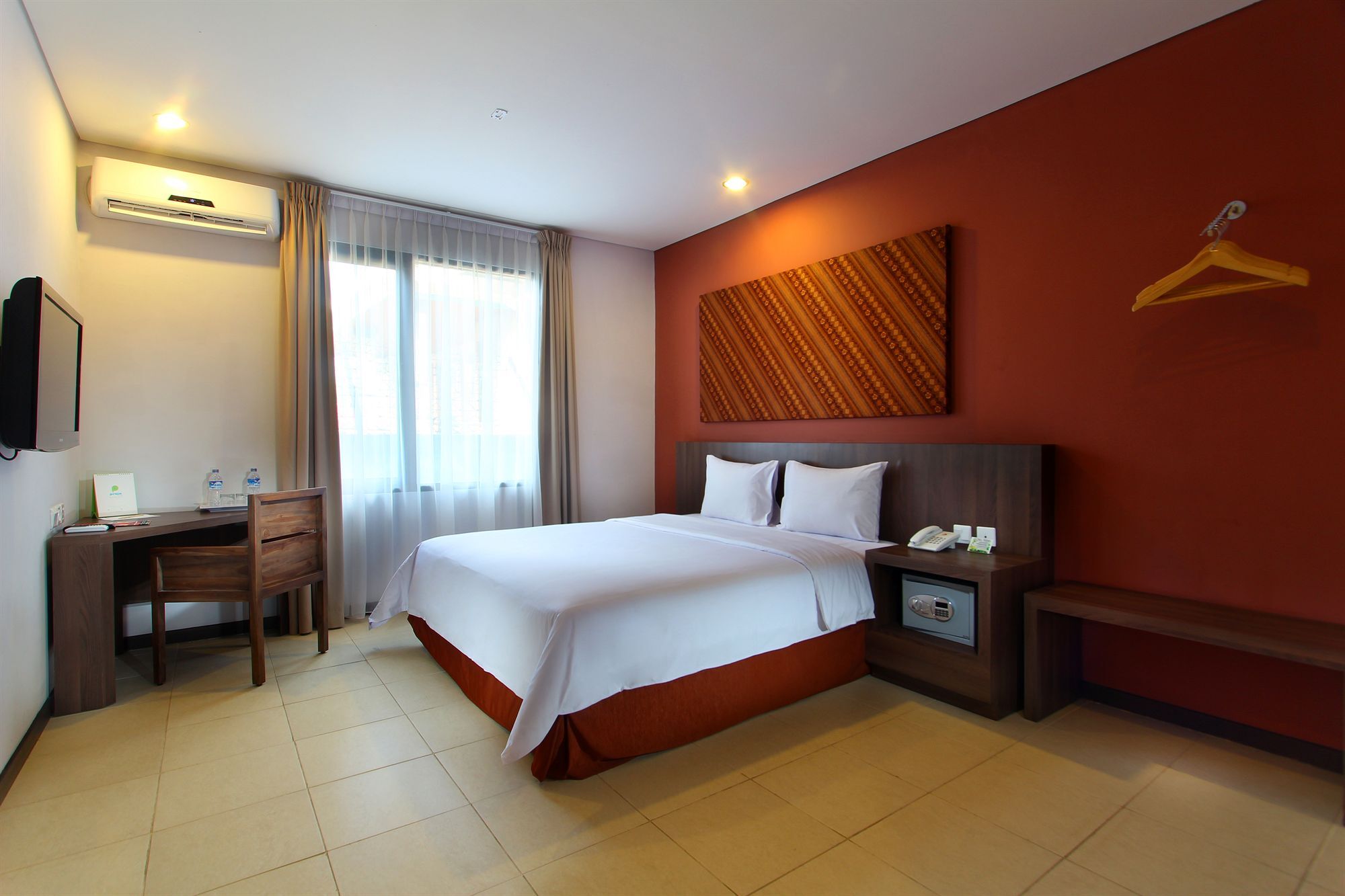Praja Hotel 2*