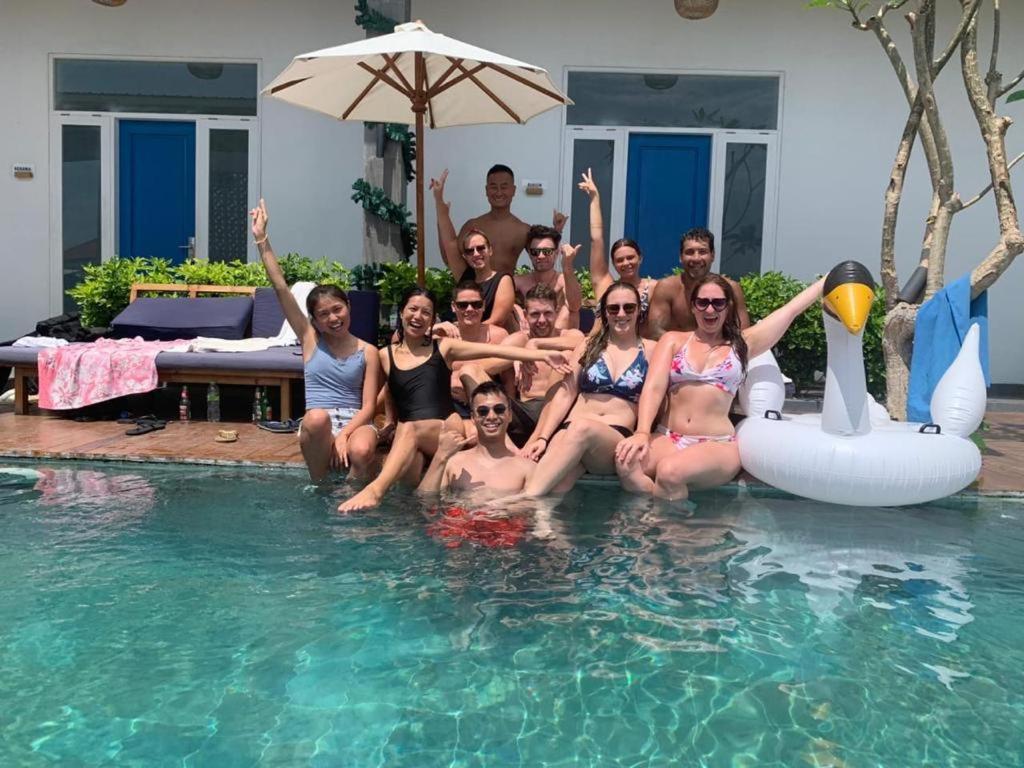 Hostel Dip & Doze Living
