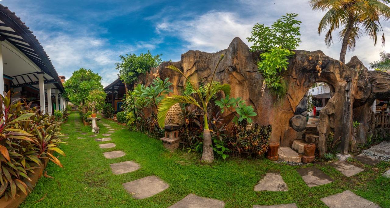 Binaria Museum 2* Lovina (Bali)