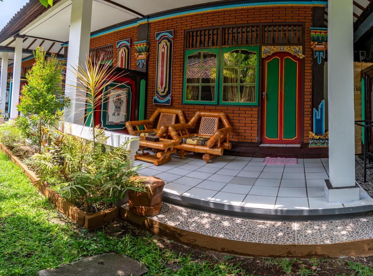 Binaria Museum 2*