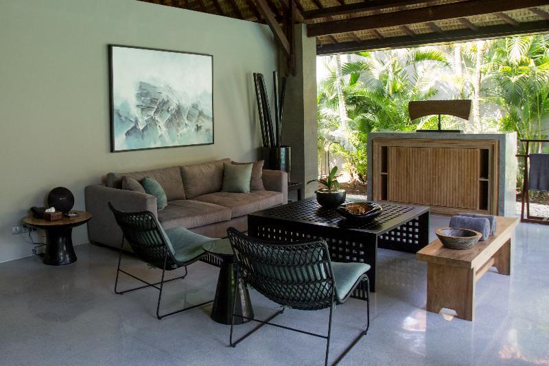 Hotel The Amala Estate 4*