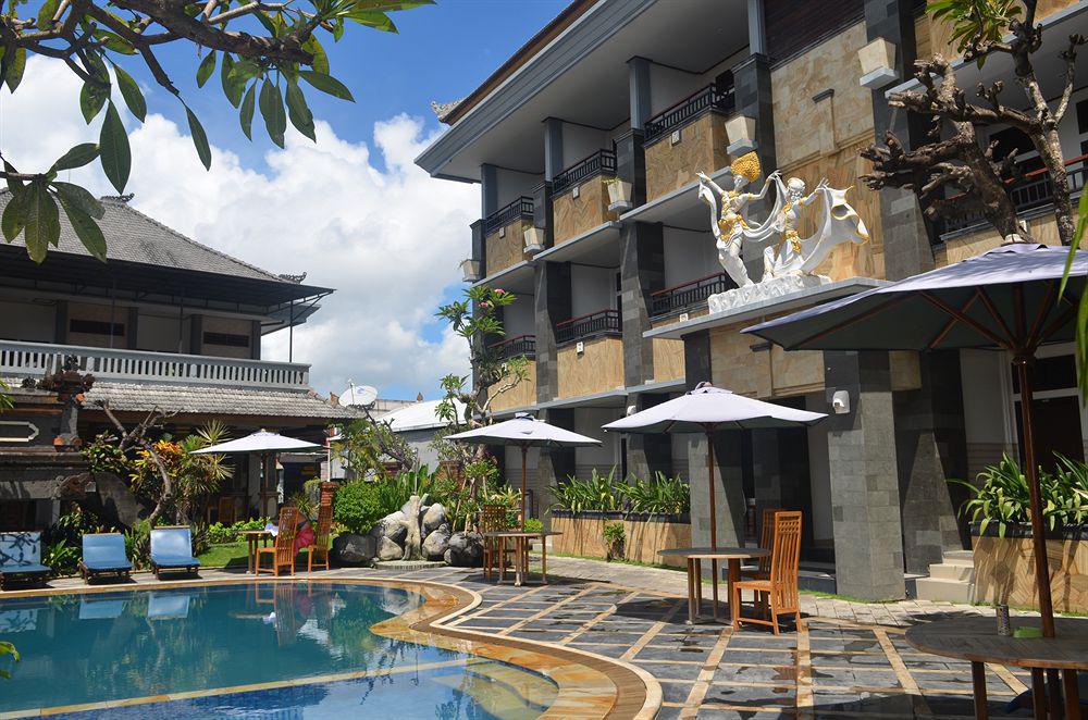 Sandat Kuta Hotel 3*